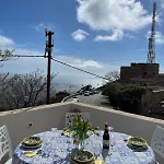 Leo Con Vista Panoramica Erice